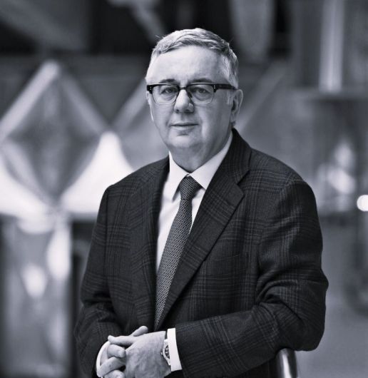 C'est avec une profonde tristesse que nous annon&ccedil;ons le d&eacute;c&egrave;s du professeur Janusz Filipiak, CEO du Groupe Comarch